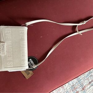 White crossbody Steven madden bag